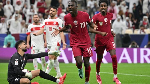 قطر تقتنص الفوز  (Photo by HECTOR RETAMAL / AFP)