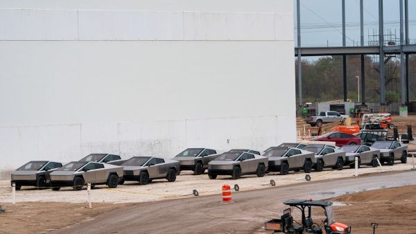 Tesla Cybertrucks