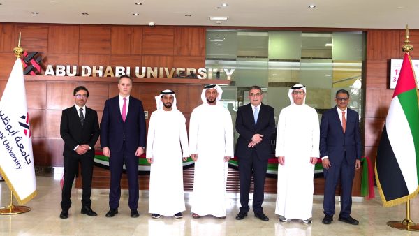 خلال الحدث جامعة أبوظبي ومجموعة الصقر المتحدة توقعان اتفاقية تعاون لإطلاق مركز أبحاث علمية