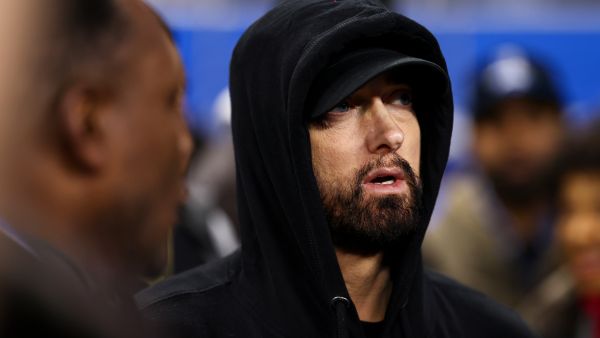 Eminem’s epic reaction to Lions’ loss:  Eminem gives 49ers fans a two-finger salute after Lions’ lose 2024 Super Bowl game. (Kevin Sabitus/Getty Images)