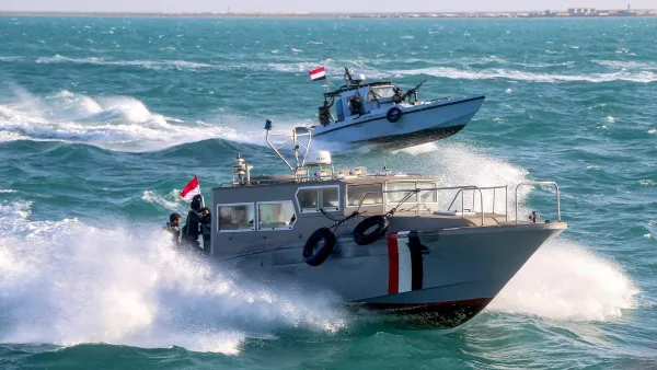 استهداف سفينة تابعة للبحرية الأمريكية "Lewis B Puller"