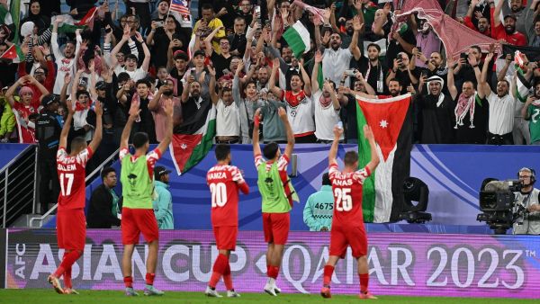 Jordan's players salute the attendance after the end of the Qatar 2023 AFC Asian Cup Group E football match between Malaysia and Jordan at the Al-Janoub Stadium in Al-Wakrah, south of Doha on January 15, 2024. (Photo by HECTOR RETAMAL / AFP) Jordan's players salute the attendance after the end of the Qatar 2023 AFC Asian Cup Group E football match between Malaysia and Jordan at the Al-Janoub Stadium in Al-Wakrah, south of Doha on January 15, 2024. (Photo by HECTOR RETAMAL / AFP)