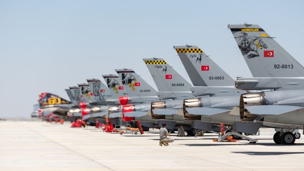 F-16 fighters 
