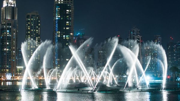 أفضل 5 مطاعم مطلة على نافورة دبي مع العناوين