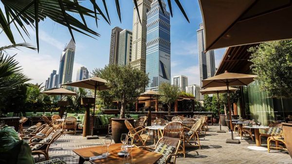 أفضل 6 مطاعم جلسات خارجية دبي ننصح بزيارتها