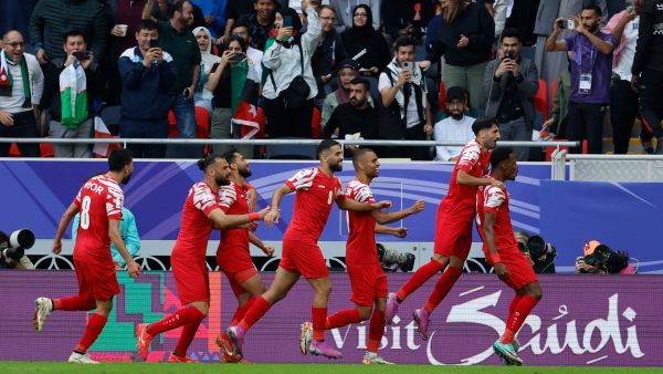 الأردن إلى المربع الذهبي (Photo by KARIM JAAFAR / AFP)