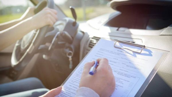 تجديد رخصة القيادة دبي: الإجراءات والرسوم بالتفصيل