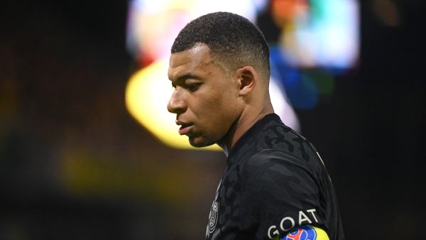 كيليان مبابي (Photo by Sebastien SALOM-GOMIS / AFP)