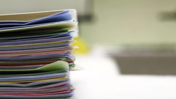 الحكومة السعودية تمنع التبجيل في المراسلات الحكومية