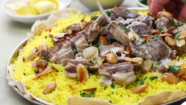 مطعم منسف في دبي