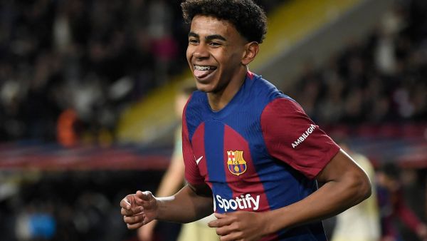 لامين يامال (Photo by Josep LAGO / AFP)