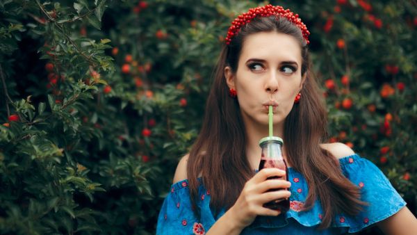 تحدي موكتيل الفتاة النائمة يساعد على الاسترخاء والنوم 