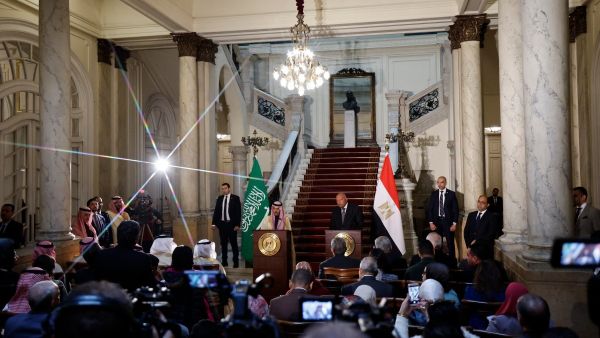Egypt's Foreign Minister Sameh Shoukry (C-R) and his Saudi counterpart Faisal bin Farhan (C-L) give a press conference following a meeting in Cairo on January 28, 2024. 