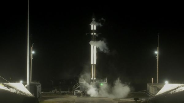 Japanese satellite launches to collect space debris