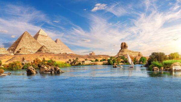 الأهرامات : أعجوبة معمارية تستحق الزيارة 
