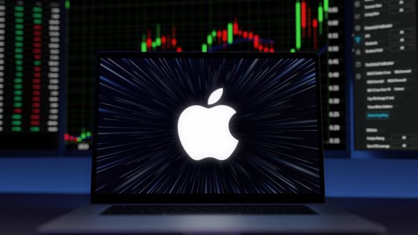 Apple struggles in China despite improved global sales