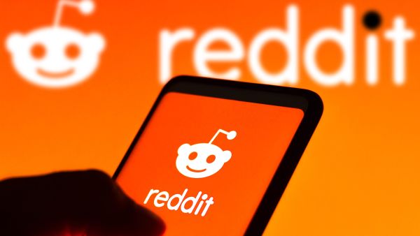 Reddit signs $60M AI deal, going public at $5B evaluation