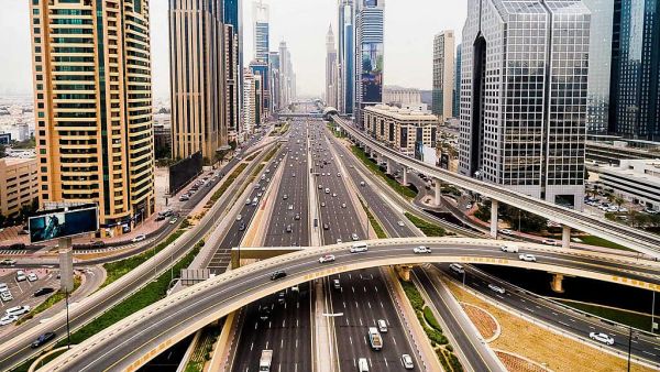أشهر 9 من شوارع دبي التي يمكنك زيارتها