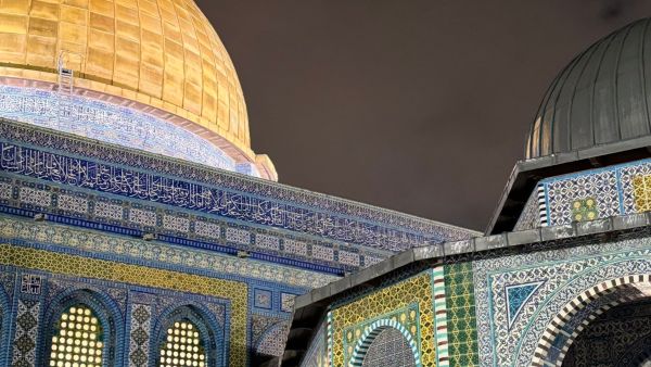 الأمطار تتساقط على قبة الصخرة المشرفة في التاسع من رمضان