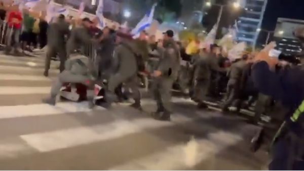 تفريق مظاهرات في تل أبيب 
