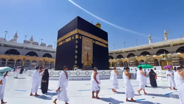 تفسير حلم العمرة لشخص آخر للمتزوجة وللعزباء وللمطلقة