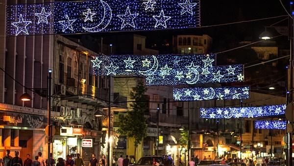 شوارع عمان تتزين بزينة رمضان - ارشيف