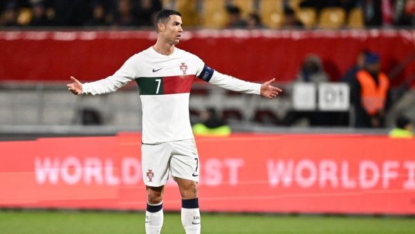 كريستيانو رونالدو يغيب عن اللقاء (Photo by SEBASTIEN BOZON / AFP)