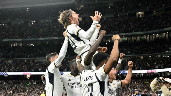 ريال مدريد يواجه فالنسيا اليوم (Photo by JAVIER SORIANO / AFP)