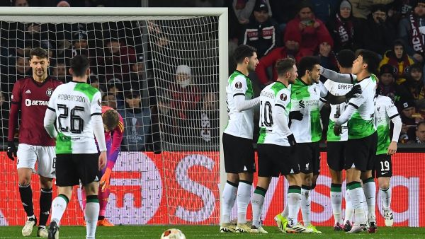 هل سيتخلى ليفربول عن دياز؟ (Photo by MICHAL CIZEK / AFP)