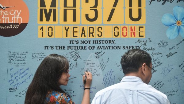 10 years after disappearance, MH370 relatives ask for new search