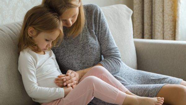 طبيب البوابة: 5 علاجات منزلية لعلاج الإمساك عند الأطفال 