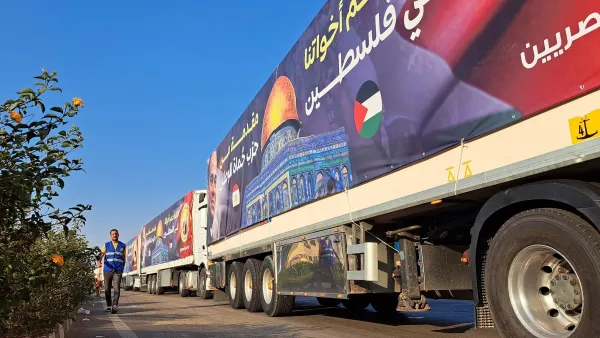 قافلة إغاثة تتجه نحو قطاع غزة