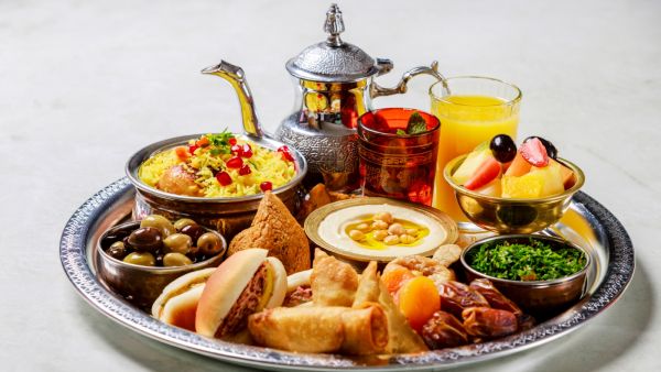 طبيب البوابة: 5 أطعمة تتناولها على السحور تكفيك حتى الفطور طبيب البوابة: 5 أطعمة تتناولها على السحور تكفيك حتى الفطور