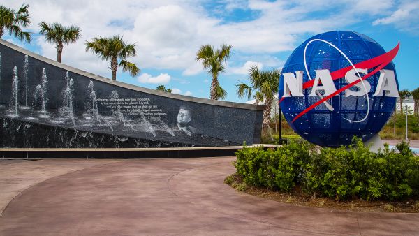 SpaceX loses contact with Starship after nearly completing 3rd test flight.