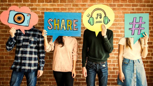 وسائل التواصل الاجتماعي والمراهقين: المزايا والعيوب