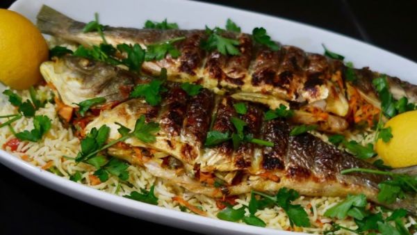 تفسير رؤية الميت يأكل السمك في المنام