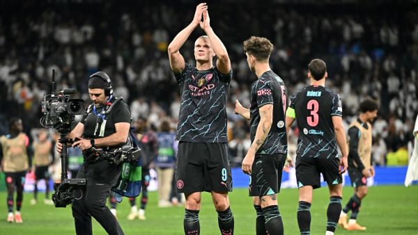 مانشستر سيتي يواجه لوتون تاون المتواضع (Photo by JAVIER SORIANO / AFP)