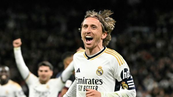لوكا مودريتش (Photo by JAVIER SORIANO / AFP)