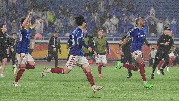 يوكوهاما إلى النهائي (Photo by Yuichi YAMAZAKI / AFP)