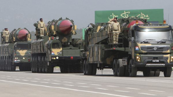 Iran readies 1000 ballistic missiles