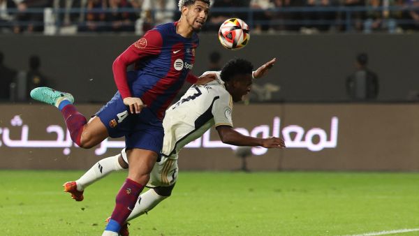 موعد مباراة ريال مدريد وبرشلونة في الدوري الإسباني 2023-24 والقنوات الناقلة