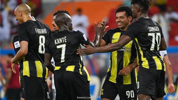 إطاحة اتحاد جدة بلاعبيه؟