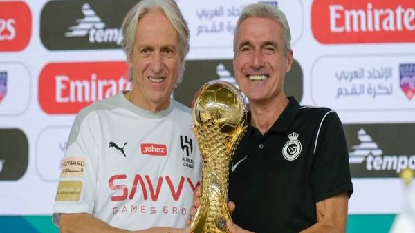 البرتغالي يقيّم أبناء موطنه! هذا الفرق بين كاسترو وخيسوس