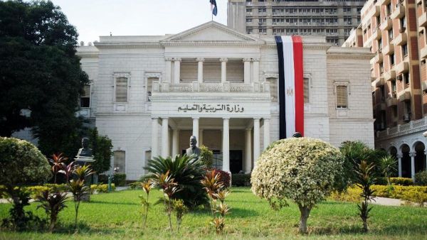 "التعليم" تمنع دخول طلاب الثانوية العامة بهذه الأجهزة..!