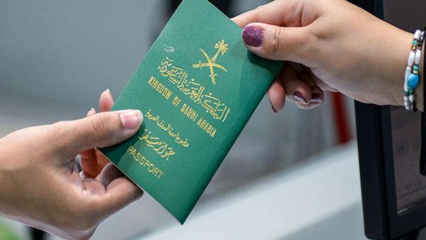  الجوازات تعلن خدمة إصدار جواز السفر السعودي