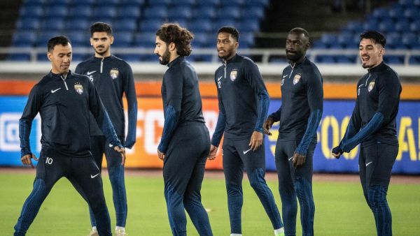 جانب من تدريبات العين الاستعدادية (Photo by Yuichi YAMAZAKI / AFP)