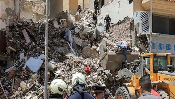  انهيار عقار قديم والبحث عن المفقودين والتفاصيل