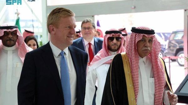 تعاون سعودي بريطاني لتبادل الطاقة المتجددة والبتروكيماويات