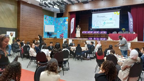 stc organizes workshop for 6th grade students in collaboration with Injaz Kuwait 