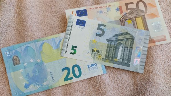 سعر صرف اليورو مقابل الليرة السورية